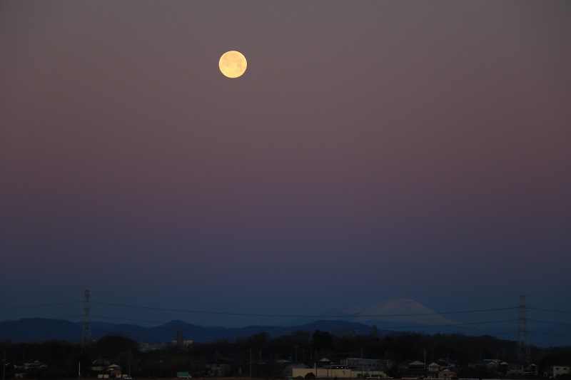 月の入り（小見野地内）.jpg